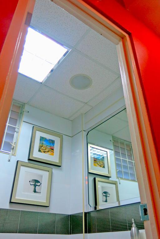 Choose To Be Happy At Seymour # 9 And #16 - Studio Apartments Кингстон Номер фото