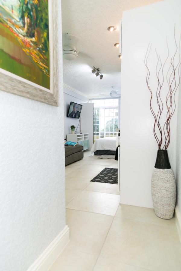 Choose To Be Happy At Seymour # 9 And #16 - Studio Apartments Кингстон Экстерьер фото