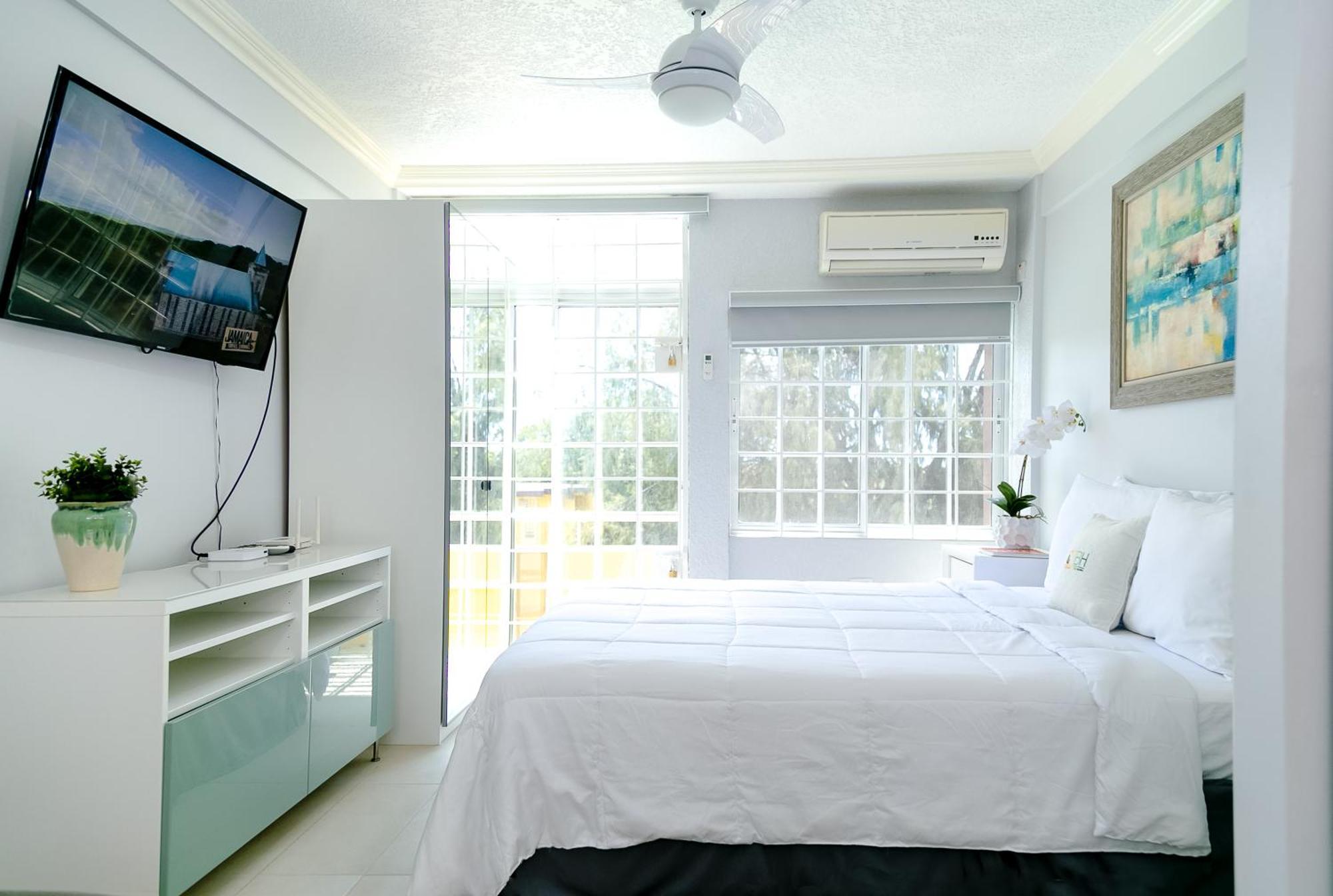 Choose To Be Happy At Seymour # 9 And #16 - Studio Apartments Кингстон Экстерьер фото